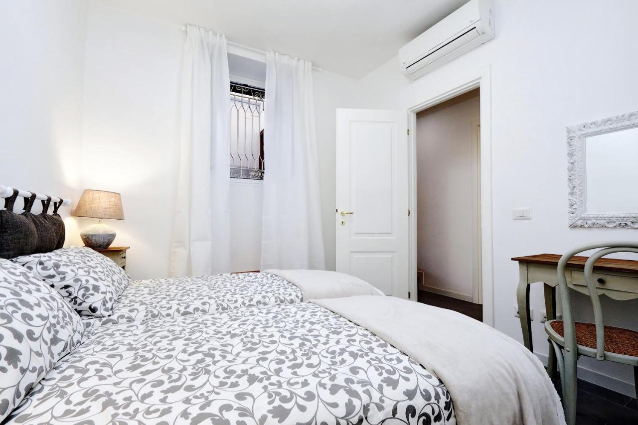 Monti Charming Apartment - Rome Short Let Service Exterior photo