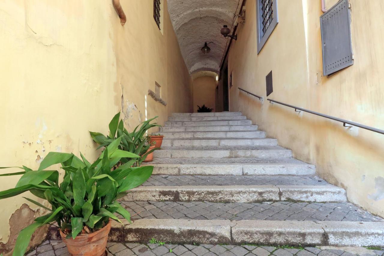 Monti Charming Apartment - Rome Short Let Service Exterior photo